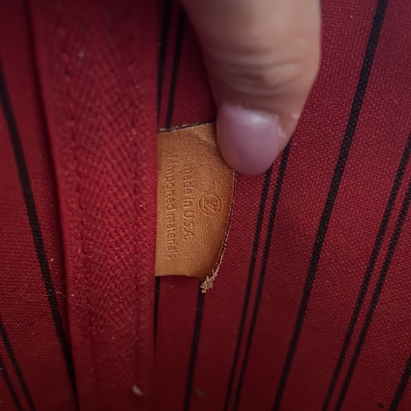 Louis Vuitton Neverfull - Picture 3 of 3